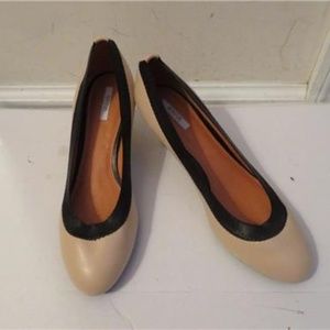 GEOX RESPIRA NUDE LEATHER  PUMPS W/BLACK  TRIM 37*
